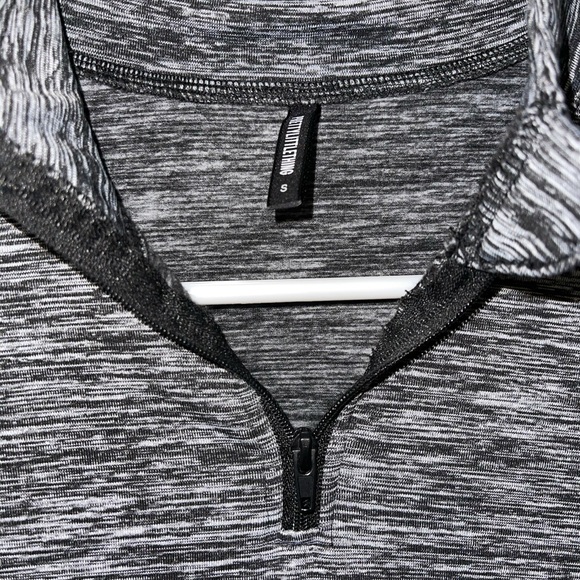 Prettylittlething athletic pullover - Picture 3 of 4